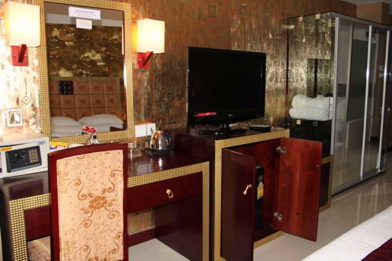 The Privi Suites Pattaya Exterior foto
