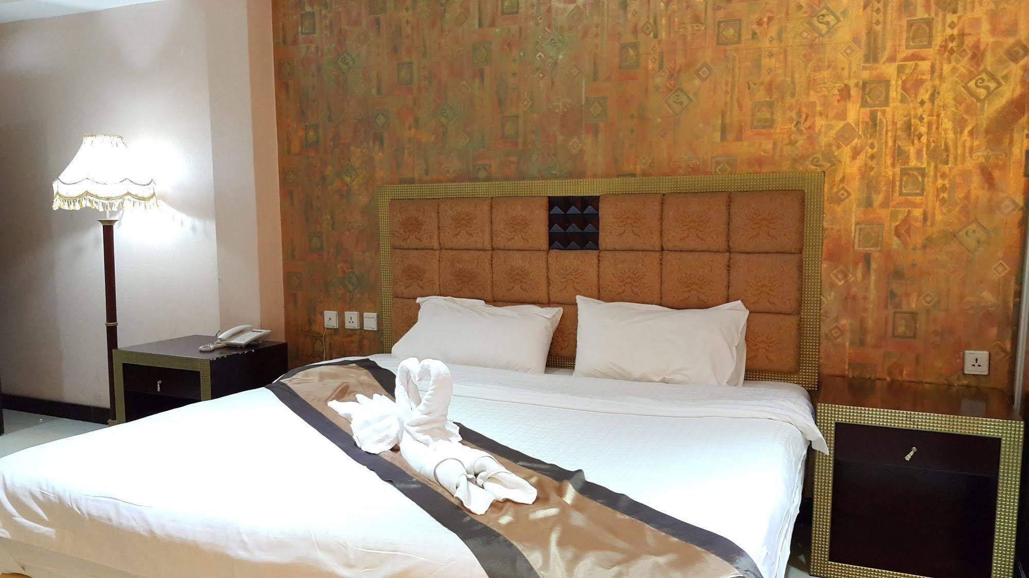 The Privi Suites Pattaya Exterior foto